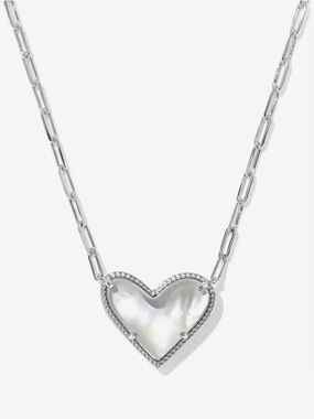 NWOT Kendra Scott Ari Heart Statement Silver Short Pendant Necklace